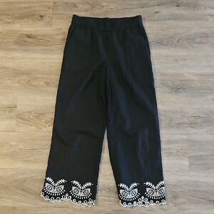 Stylish Black Wide Leg Cropped Pants with White Detailing